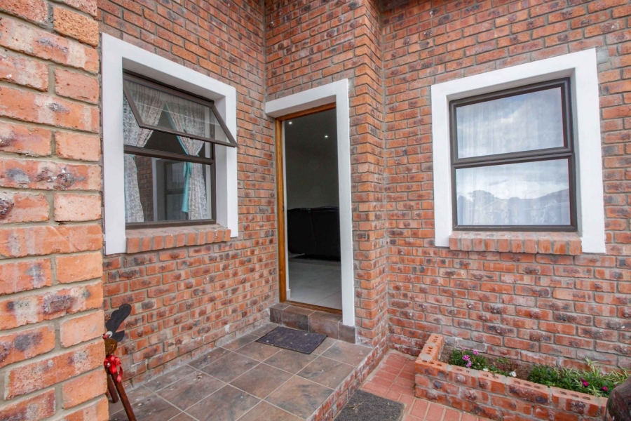 4 Bedroom Property for Sale in Wavecrest Eastern Cape